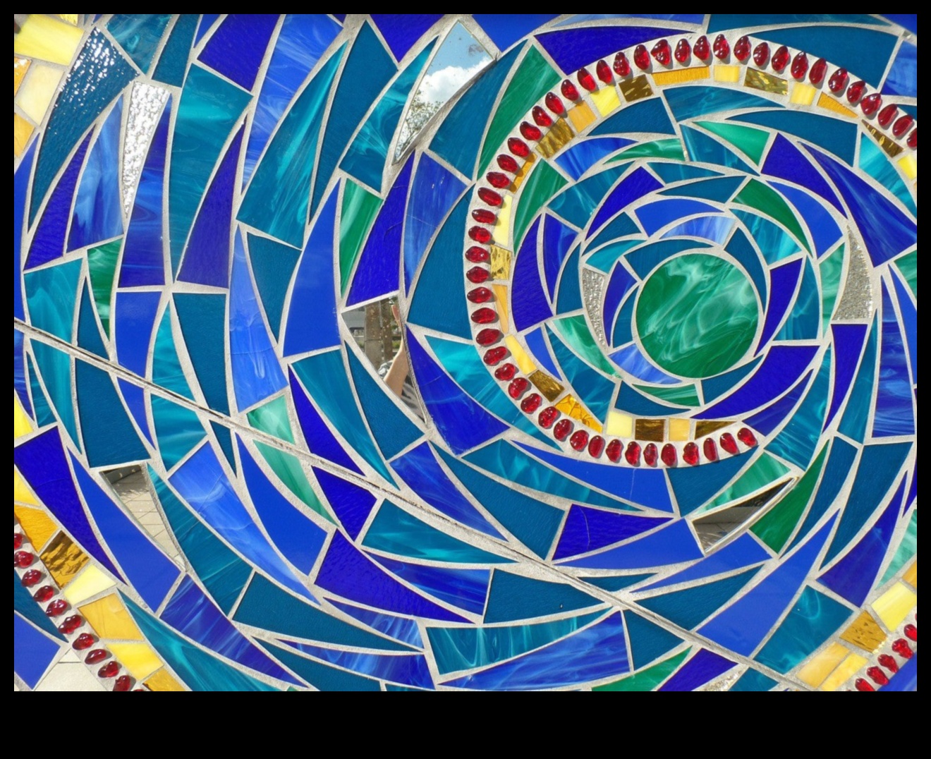 فسيفساء DIY خالية من الفوضى للأطفال: صياغة روائع ملونة